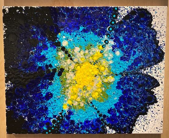abstract painting of a flower by the artist Timothy Raines the flower is blue yellow and green and is splatter painted across the canvas